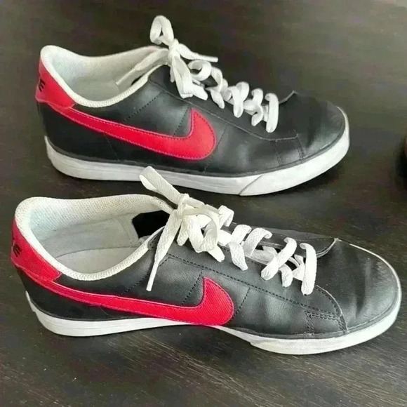 Nike Black and Red Men's Shoes EUC. Worn only once! - Picture 3 of 6